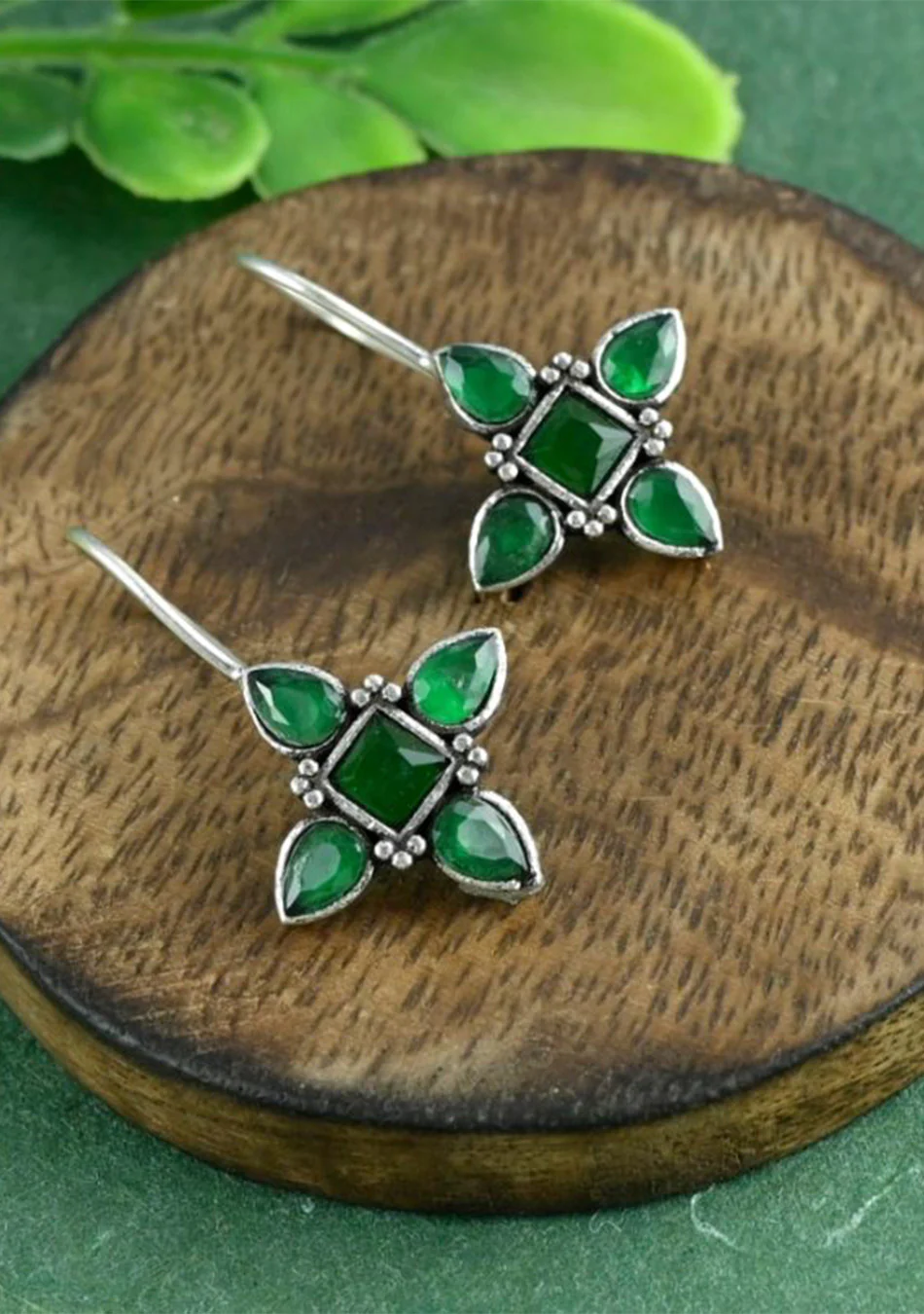 Emerald Blosson hook earrings - Image 4