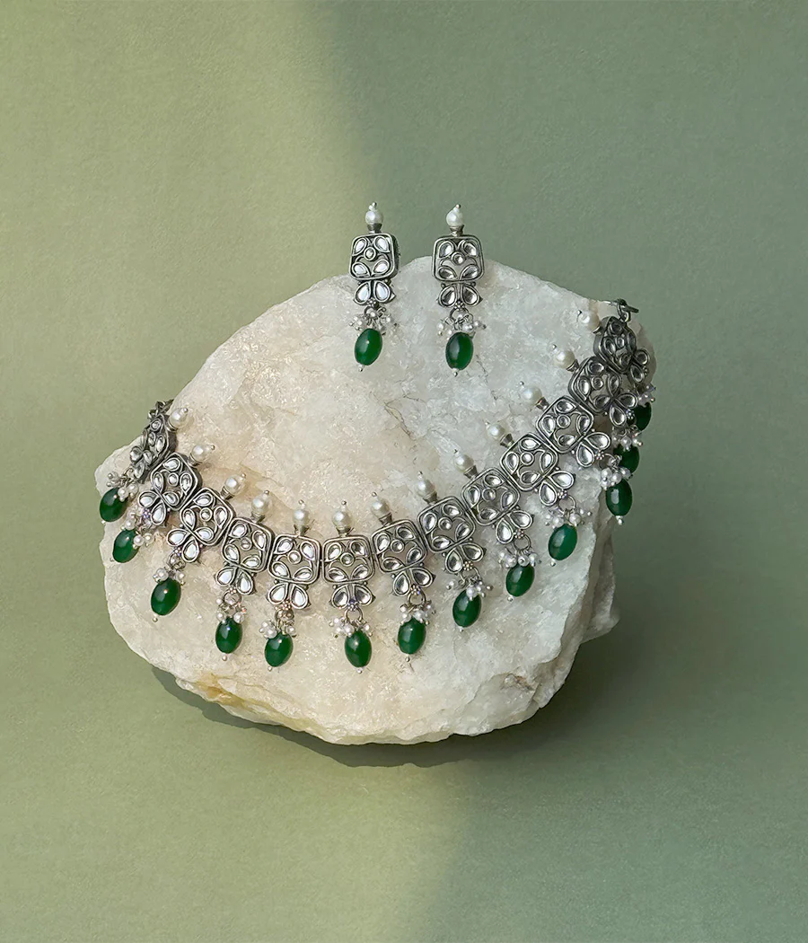Emerald Enchantment Polki Set - Image 10