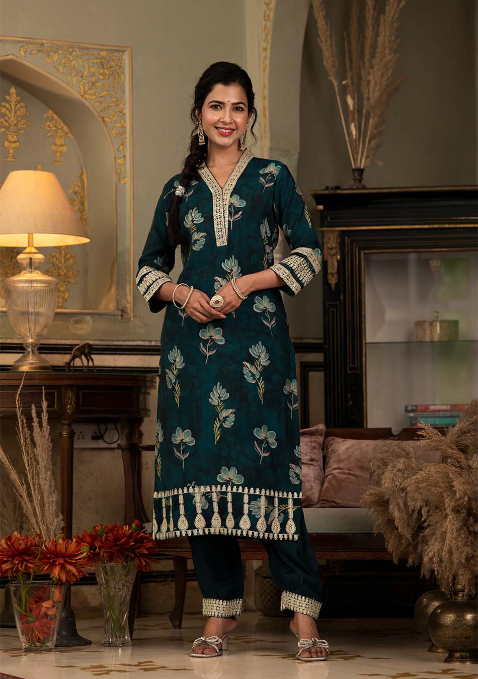 Emerald Green Muslin silk with Intricate Zari Dupatta - Image 4