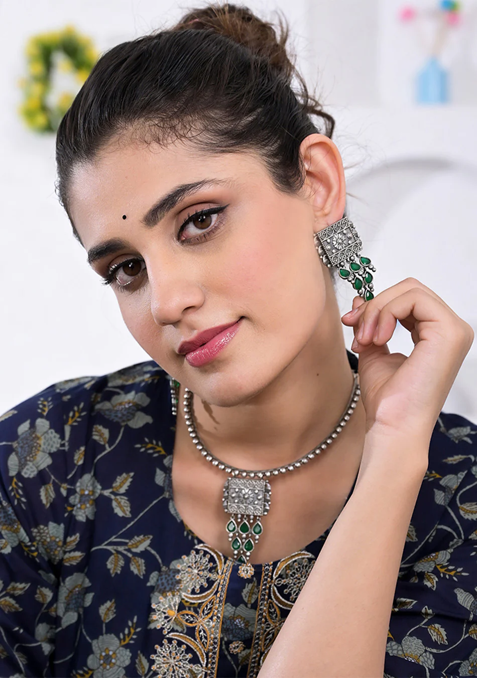 Emerald Oasis Choker Set - Image 3