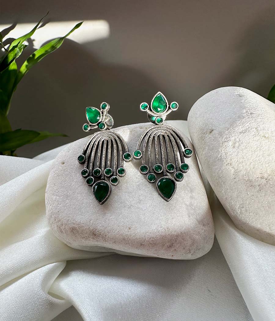 FULLY GREEN FROST RADIANCE STUDS - Image 3