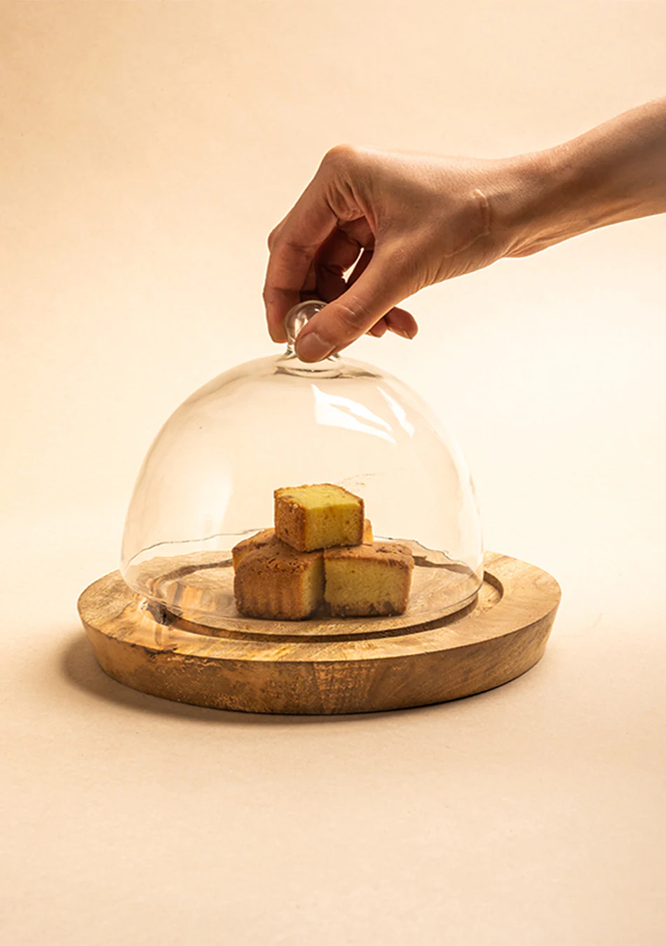 Victoria Tea Cake Cloche - Image 4