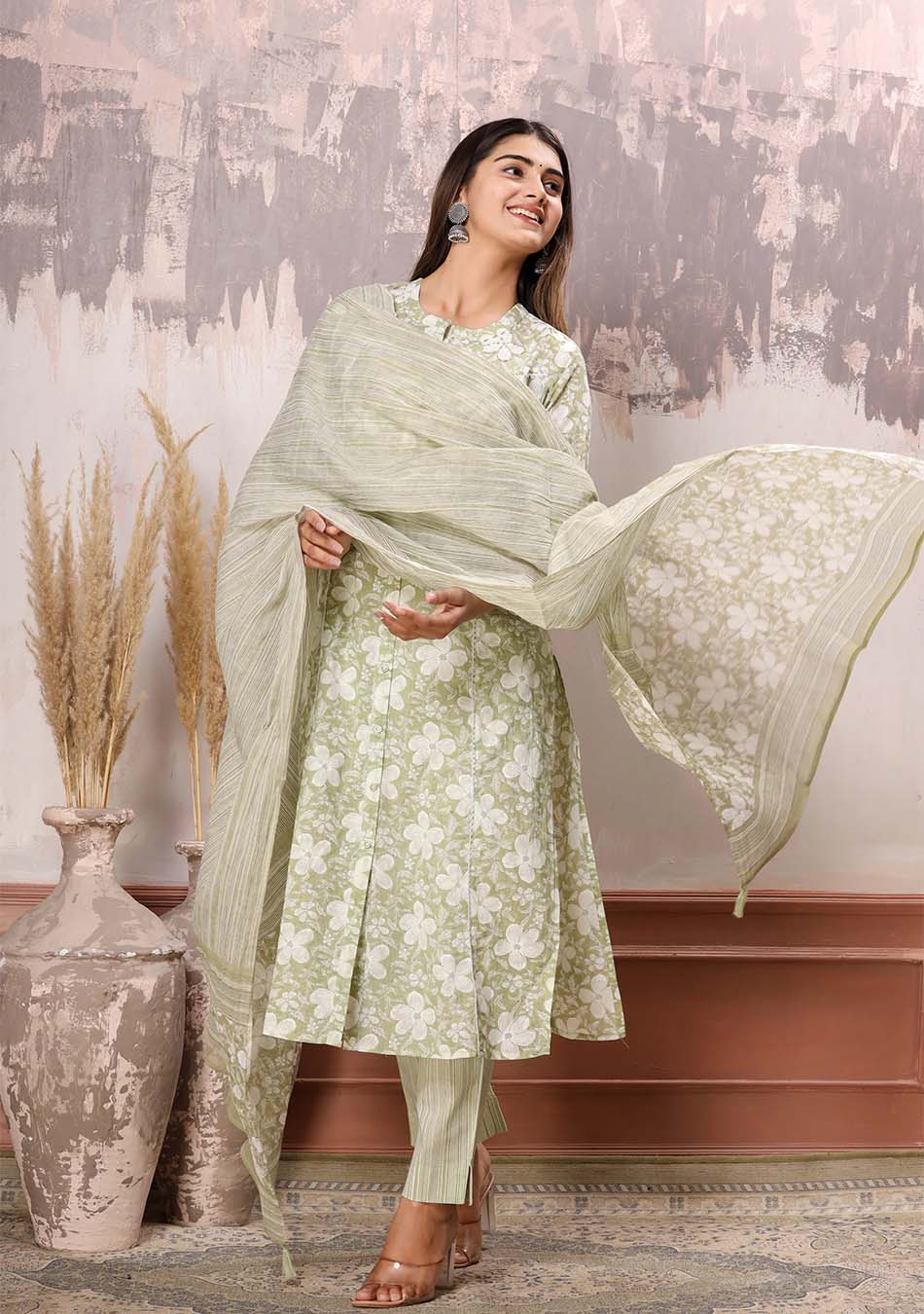 Green-White Floral Print Kurta Pant Set with Dupatta - Image 3