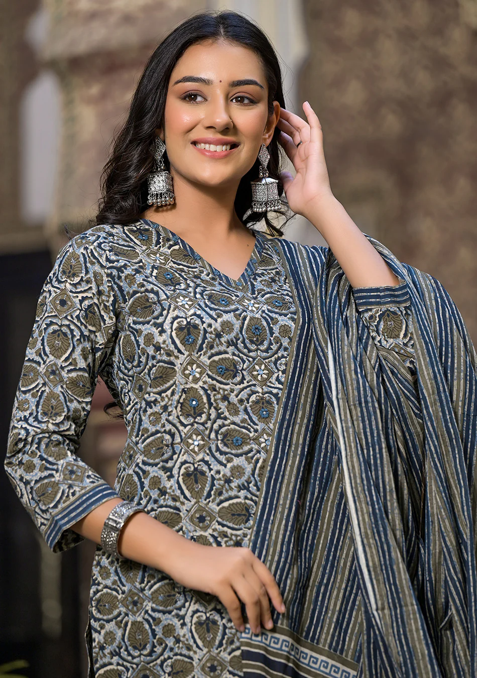 Grey and Blue Printed Suit With Dupatta - Image 6