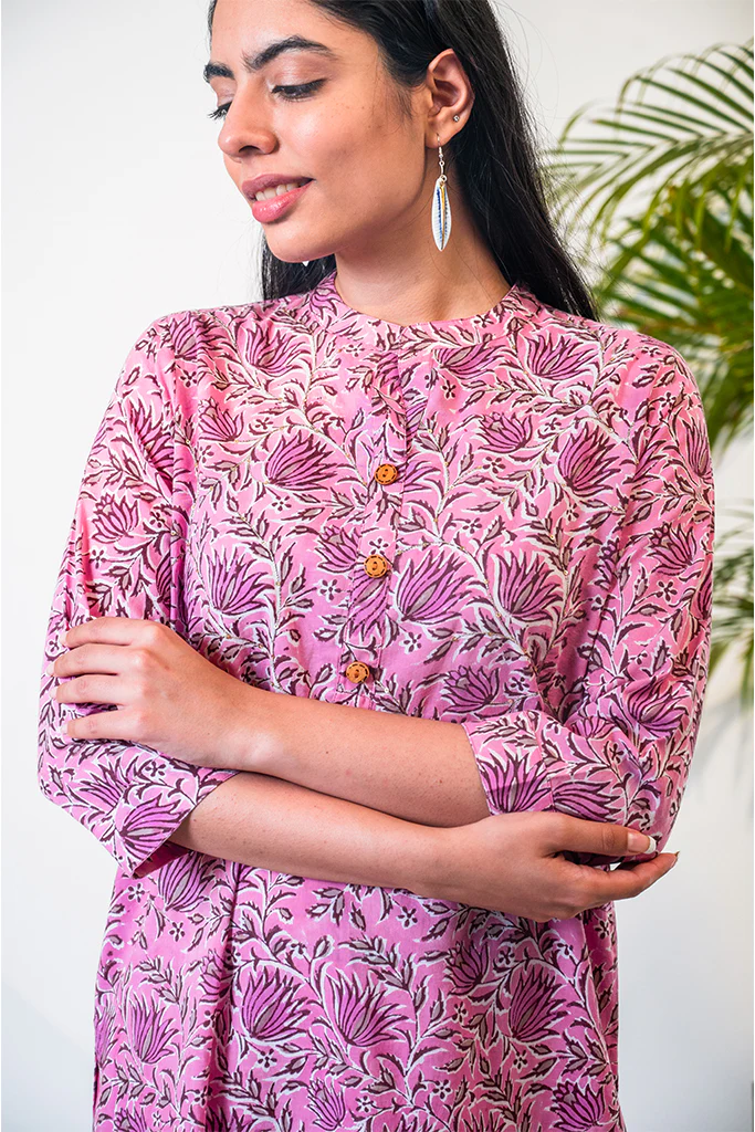 Handblock Printed Deep Pink Kurta and Pant Set - Image 3