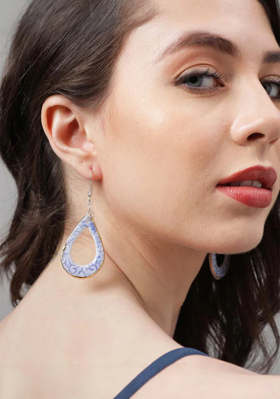 Hoop Elegance Earrings - Image 2