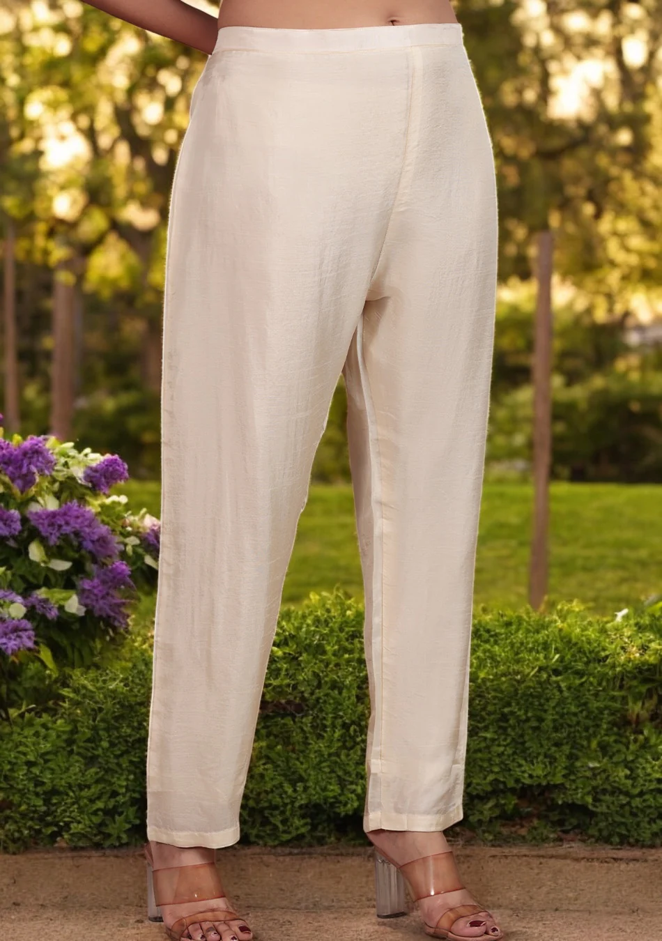 Ivory glow Zardozi Suit Set - Image 9
