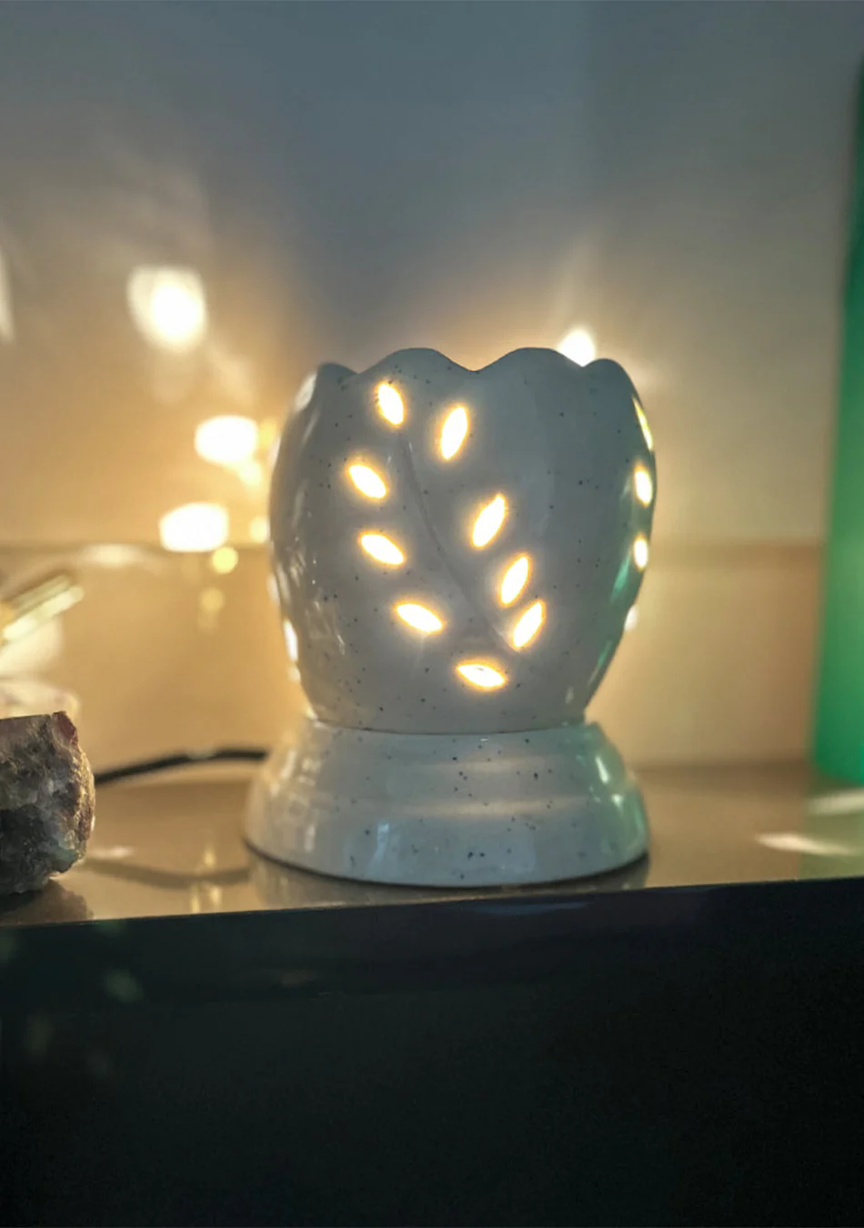 Ivory Leaf Ceramic Diffuser - Image 3