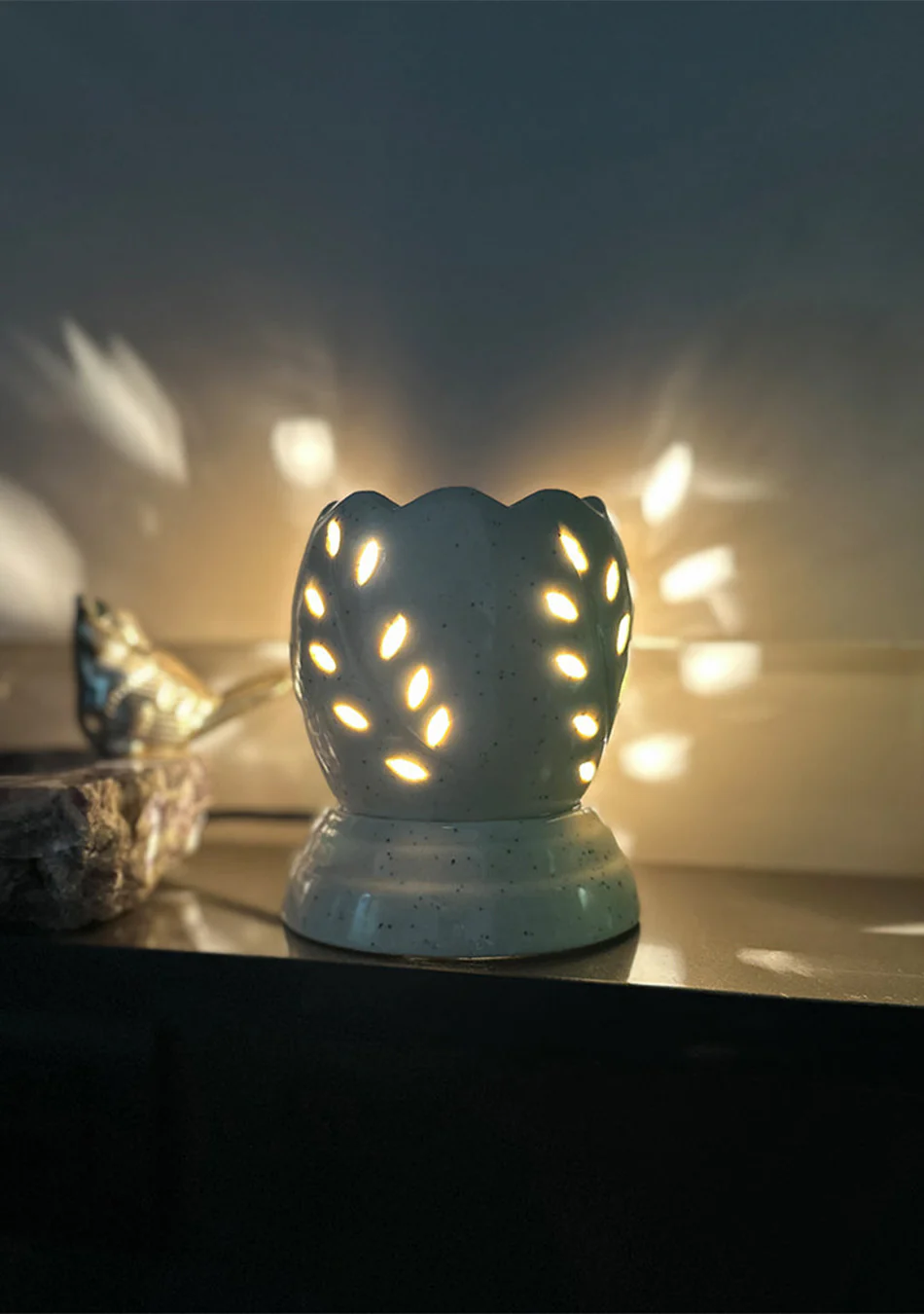 Ivory Leaf Ceramic Diffuser - Image 4