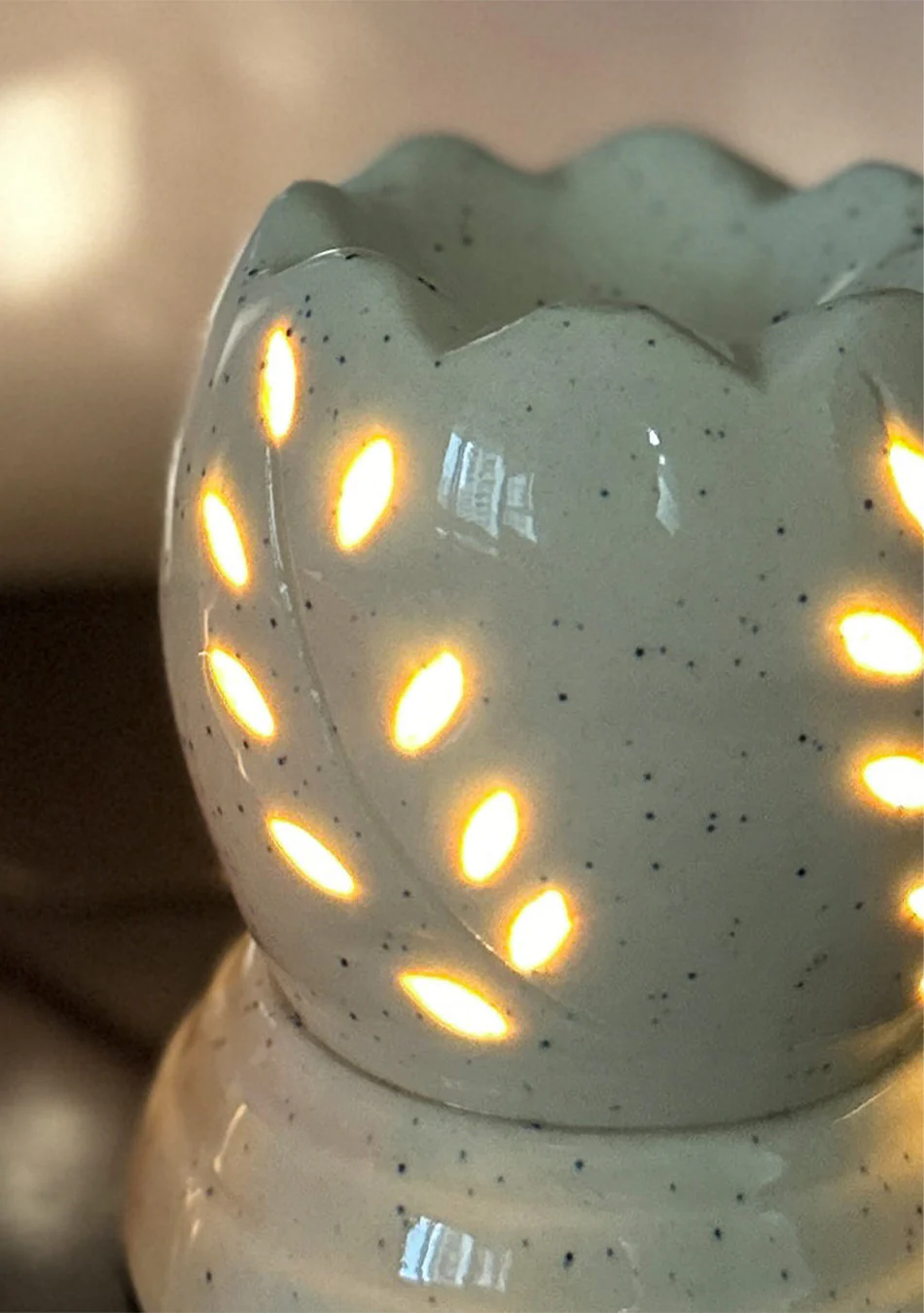 Ivory Leaf Ceramic Diffuser - Image 9
