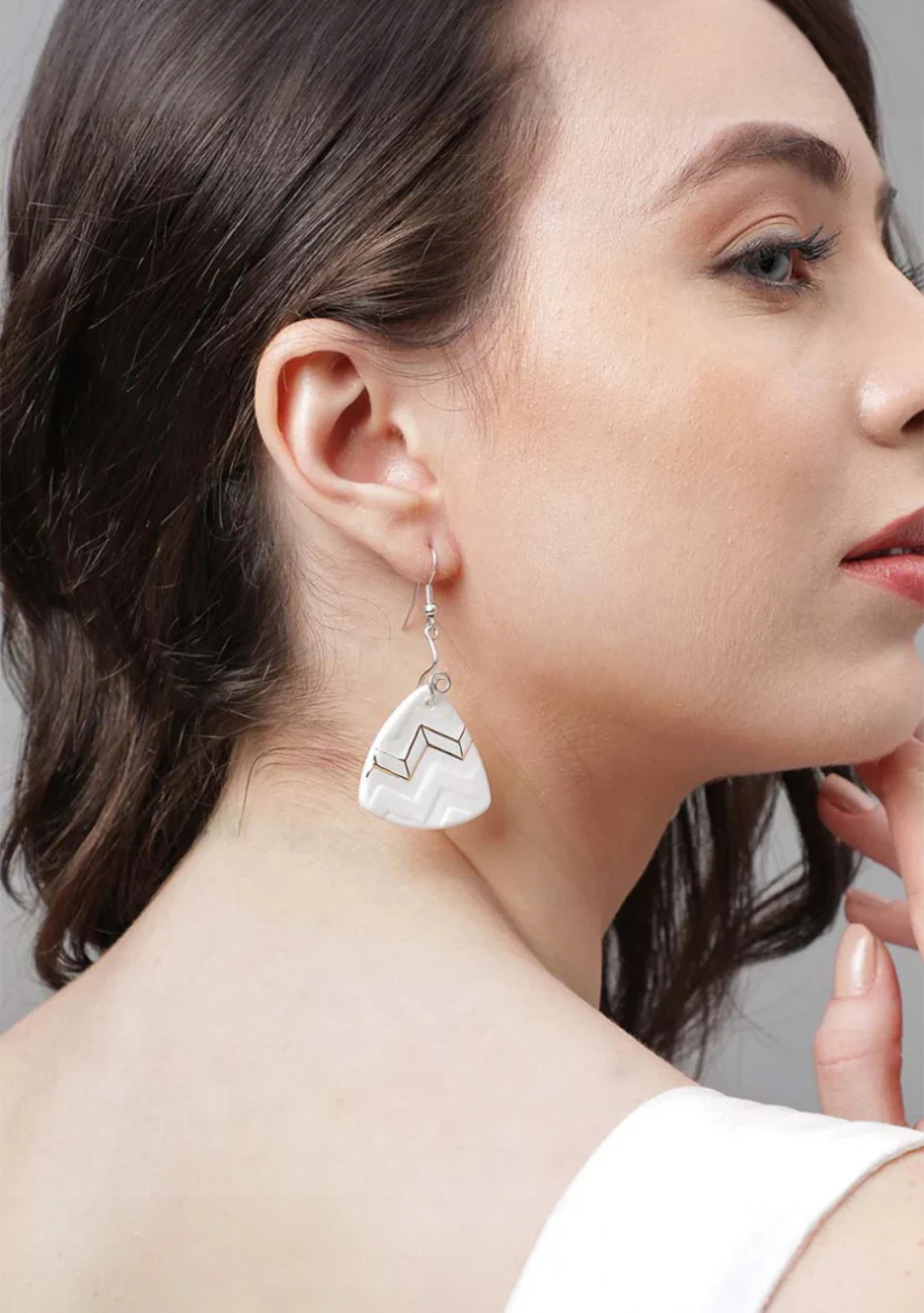 Ivory triangle earrings - Image 5