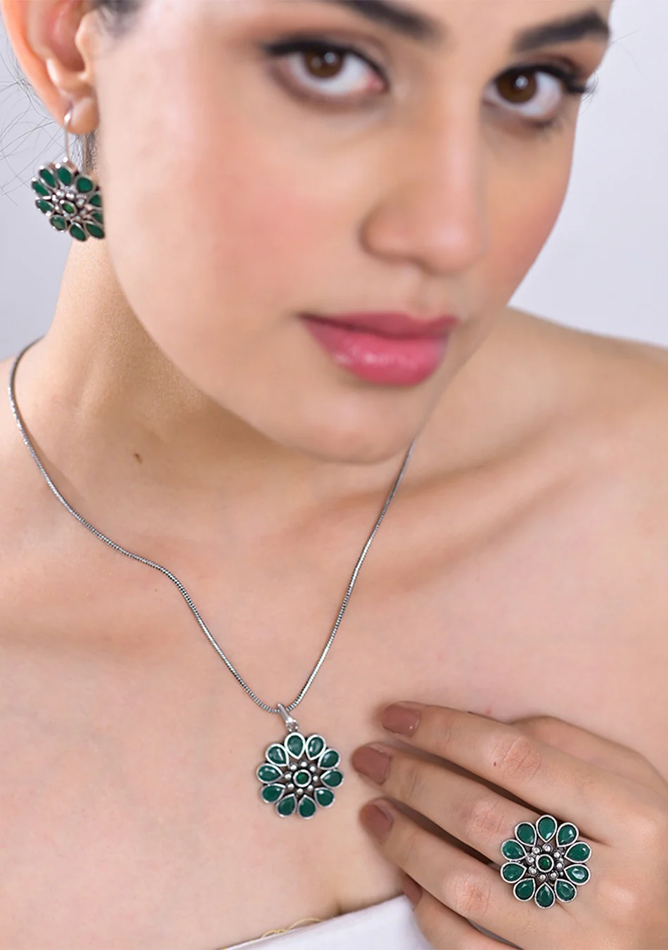 Emerald Blossom Pendant Set - Image 6