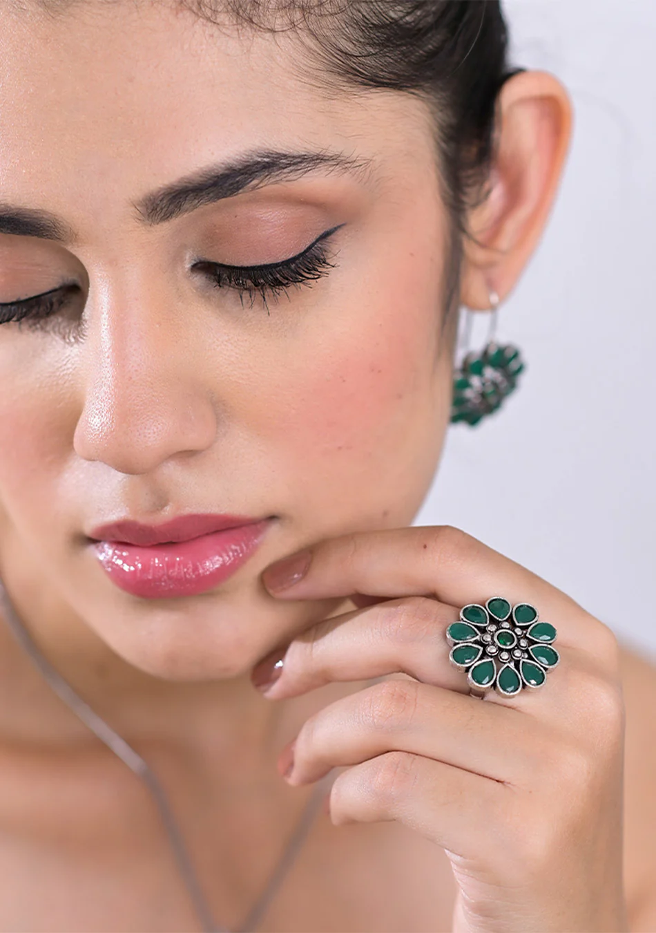 Emerald Blossom Pendant Set - Image 8