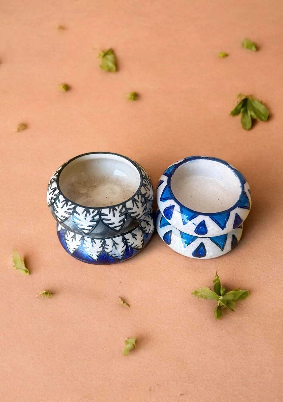 Leaf design Diya - Set Of 4 - Image 3