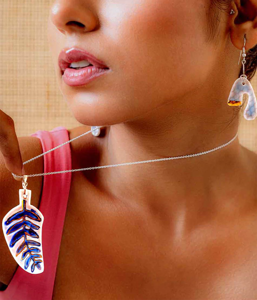Leaf Design Pendant Set - Image 2