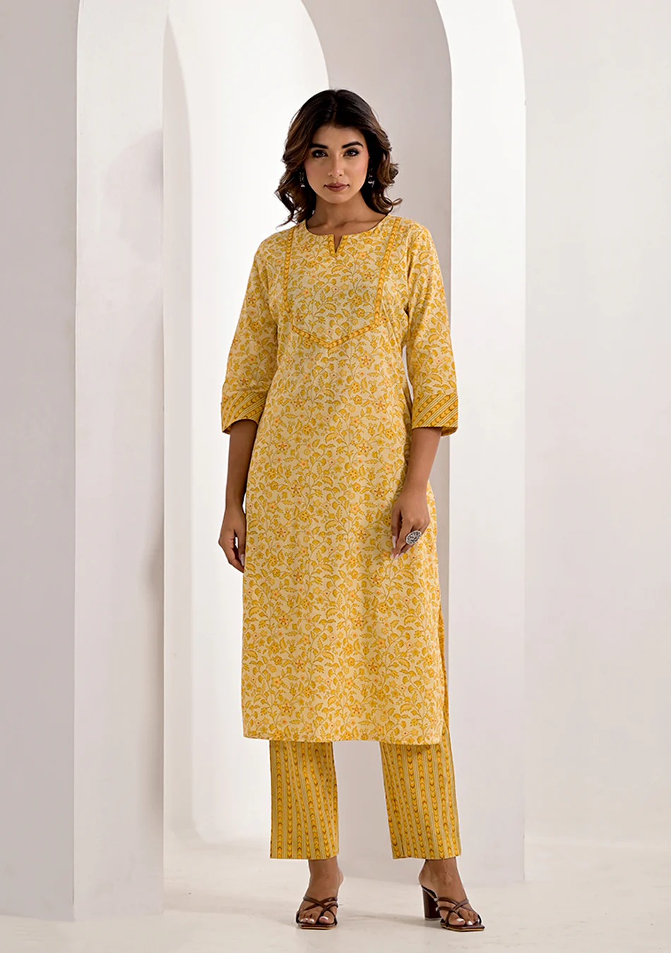 Lemon Floral Printed Kurta Pant Set - Image 2