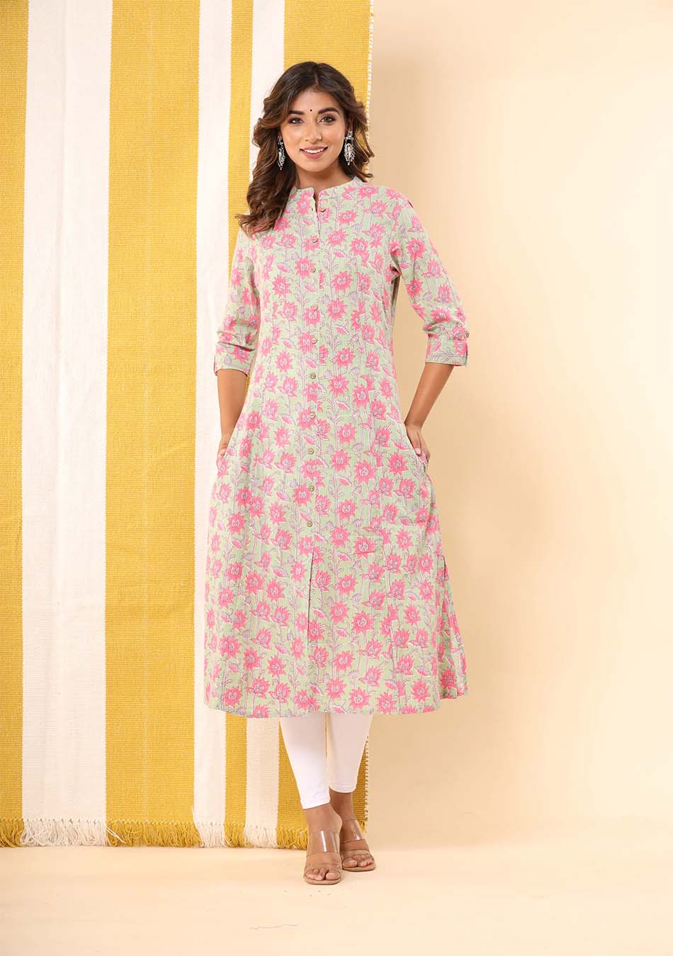 Light Green Floral Print Kurta - Image 3