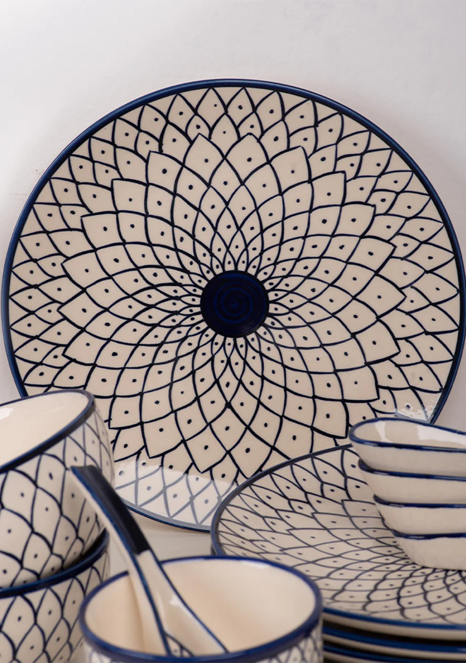 Lily of The Nile Ceramic Dinnerset - Set of 37 - Image 4