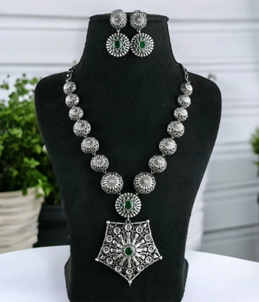 Mangalya Jade Blossom Set - Image 2
