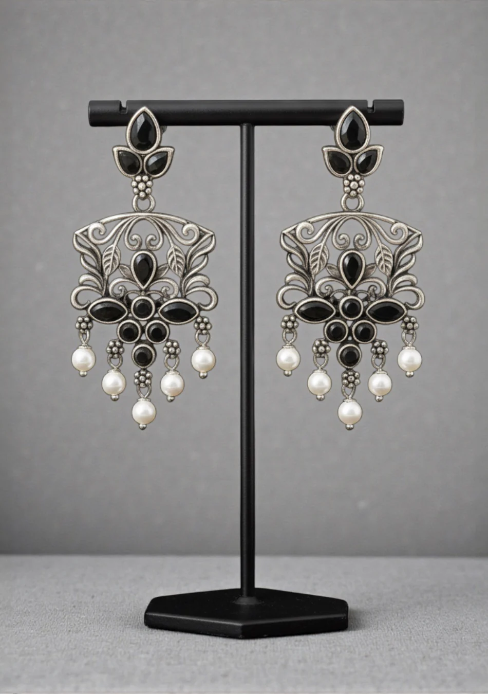 Midnight Pearl Elegance - Image 3