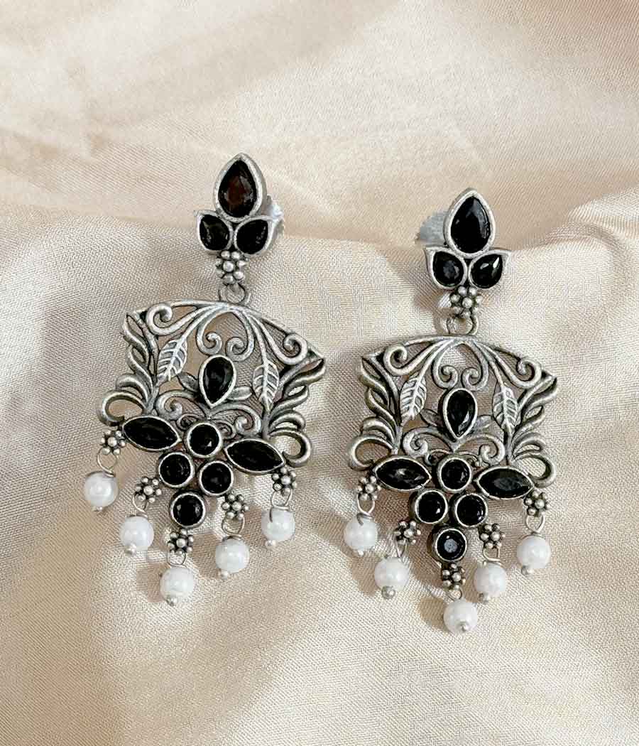 Midnight Pearl Elegance - Image 6