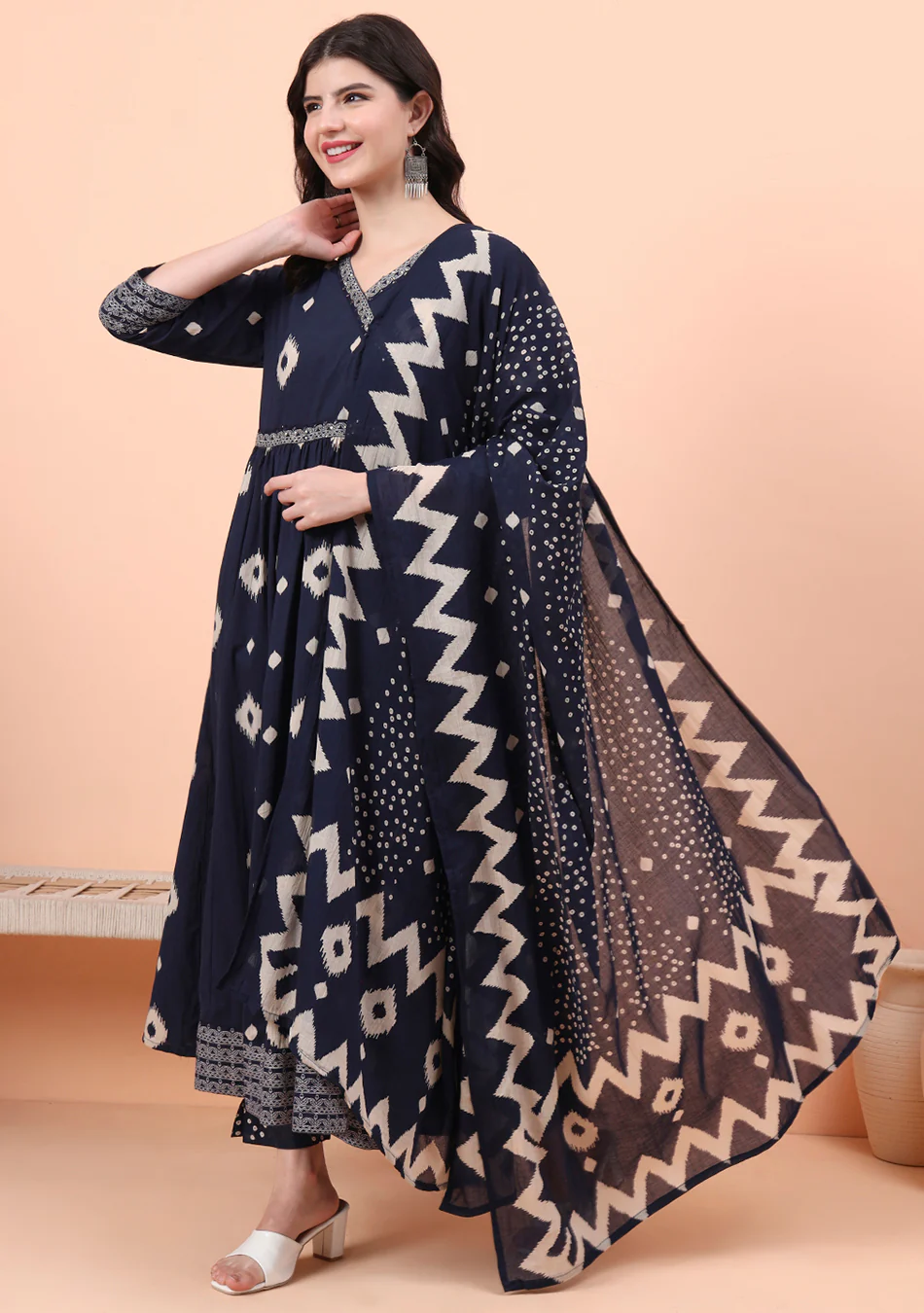 Aravalii Noir Royale Heritage Ensemble - Image 2
