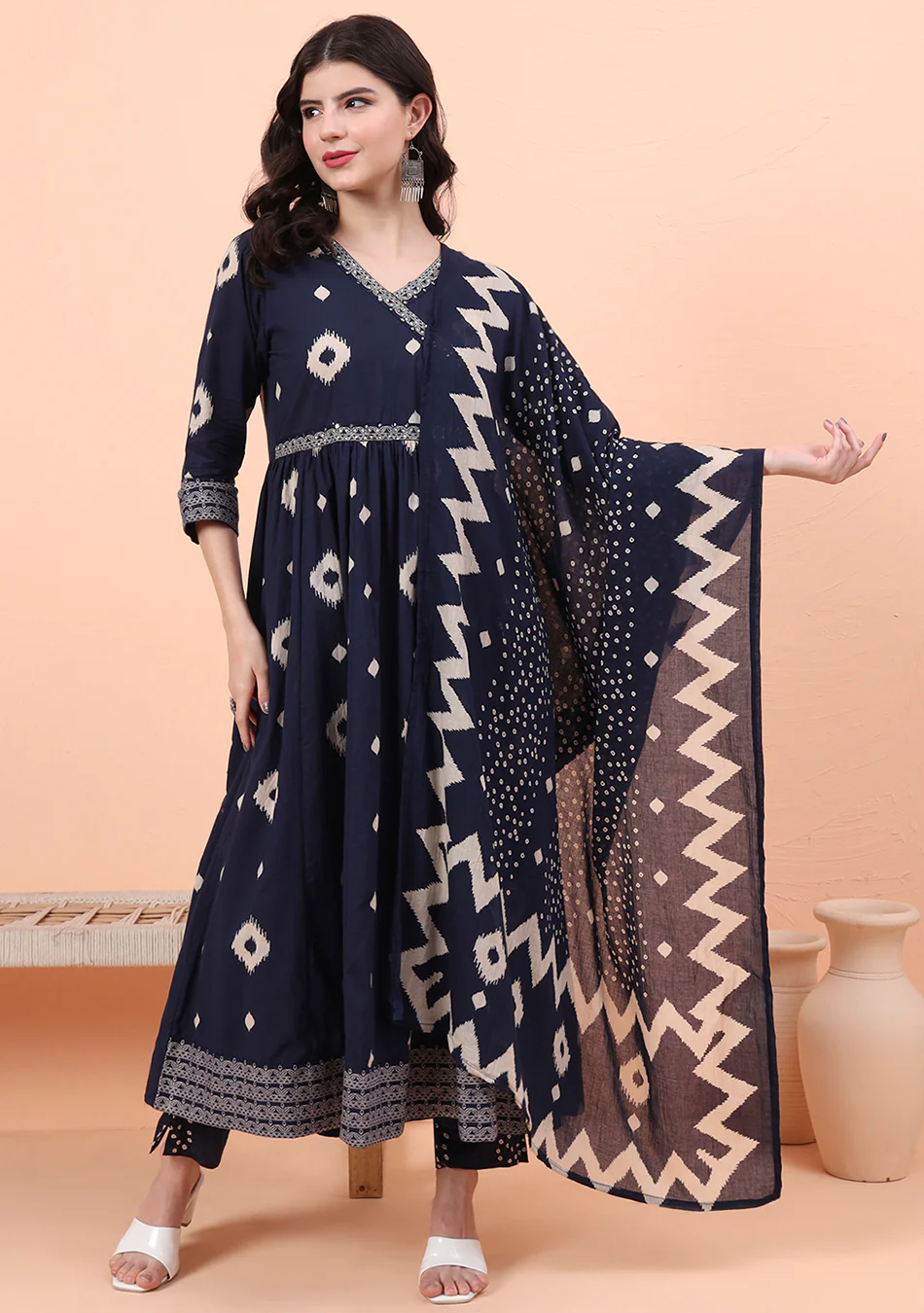 Aravalii Noir Royale Heritage Ensemble - Image 3