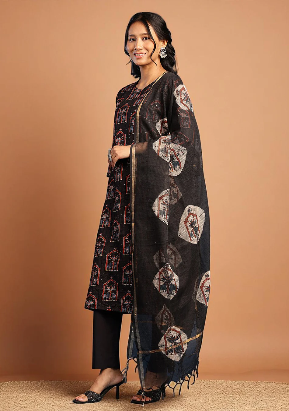 Aravalii Noir Mehraz Suit Set - Image 3
