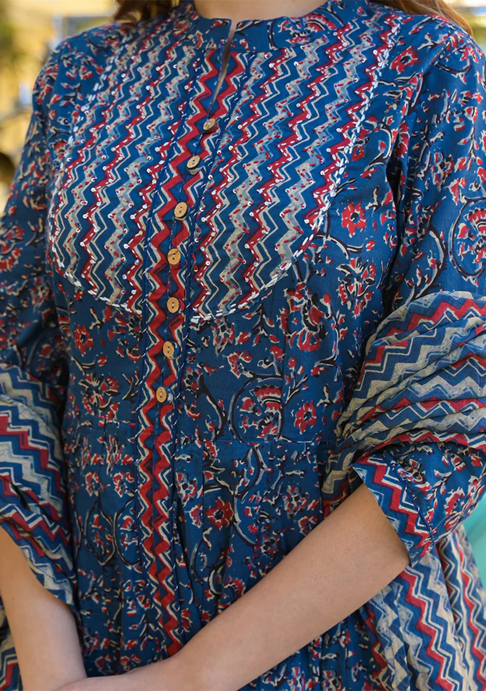 Multicolor Floral Print Cotton Fabric Kurta Pant With Dupatta - Image 7