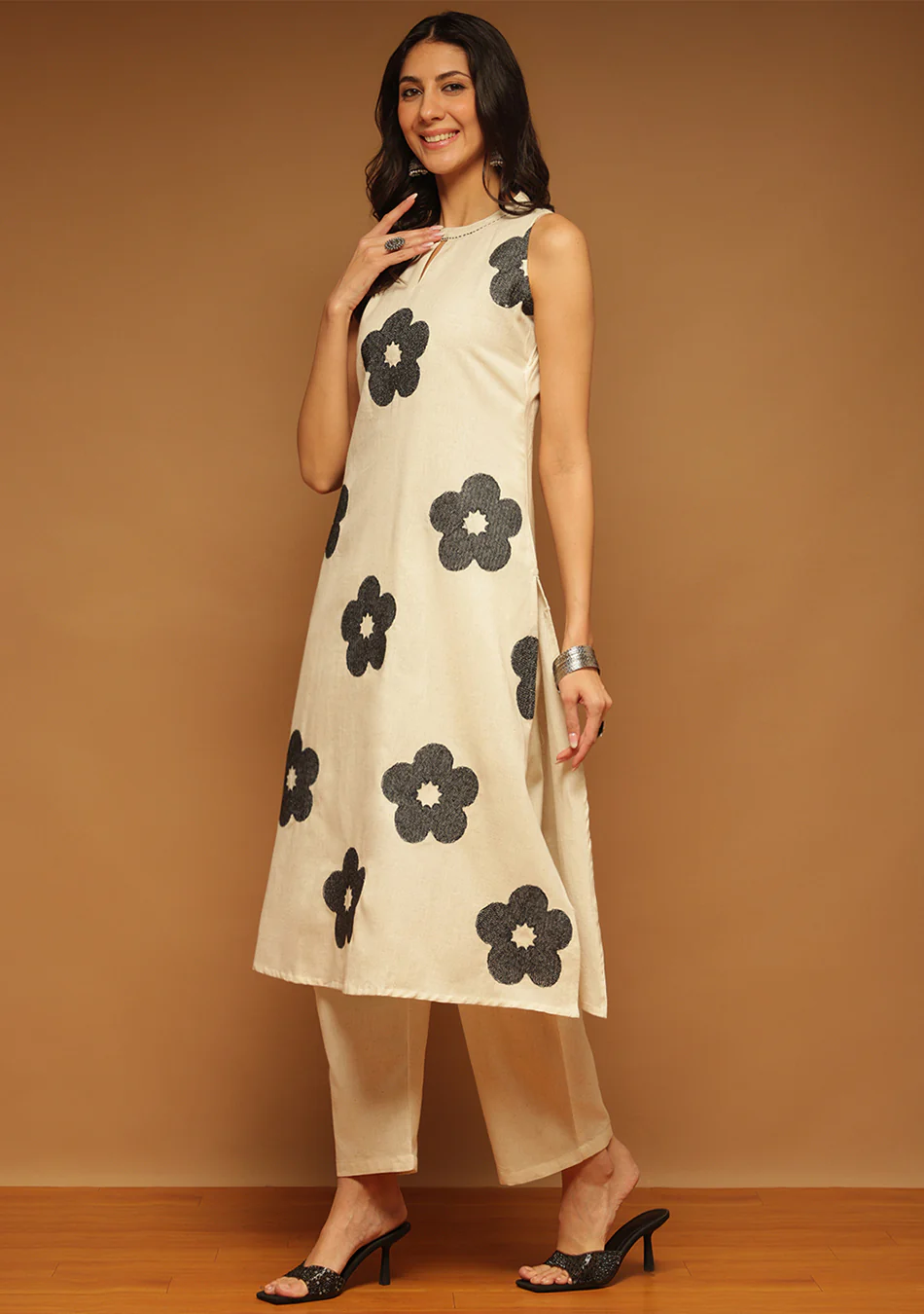 ARAVALII EMBROIDERED BLACK FLOWER CO-ORD SET - Image 11