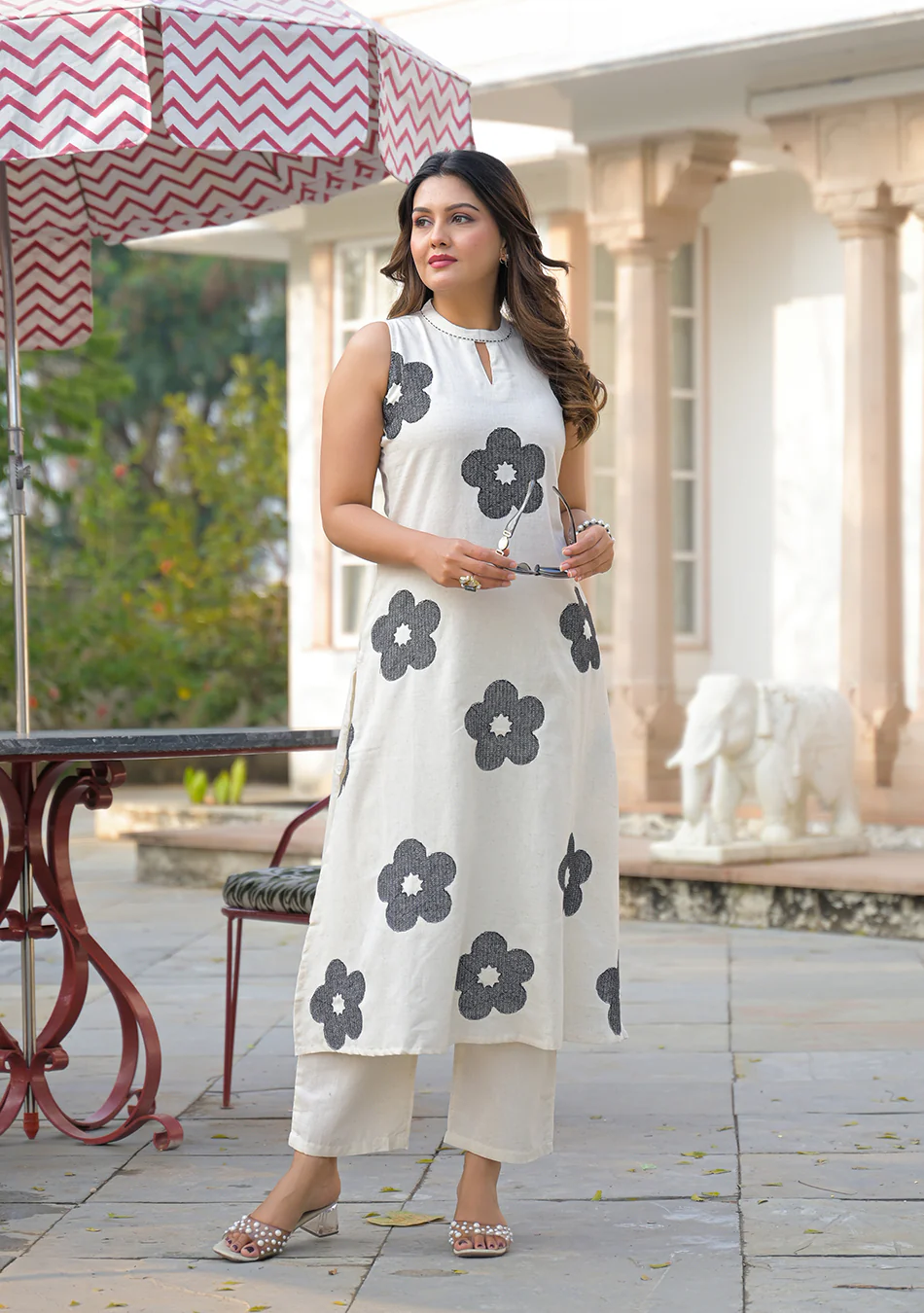 ARAVALII EMBROIDERED BLACK FLOWER CO-ORD SET - Image 3