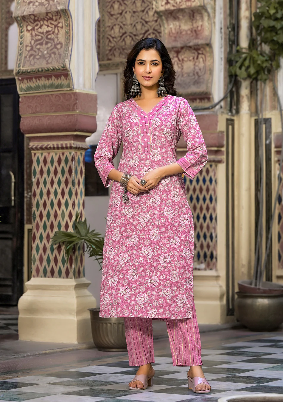 Pink Floral Printed Suit Pant with Dupatta - Image 3