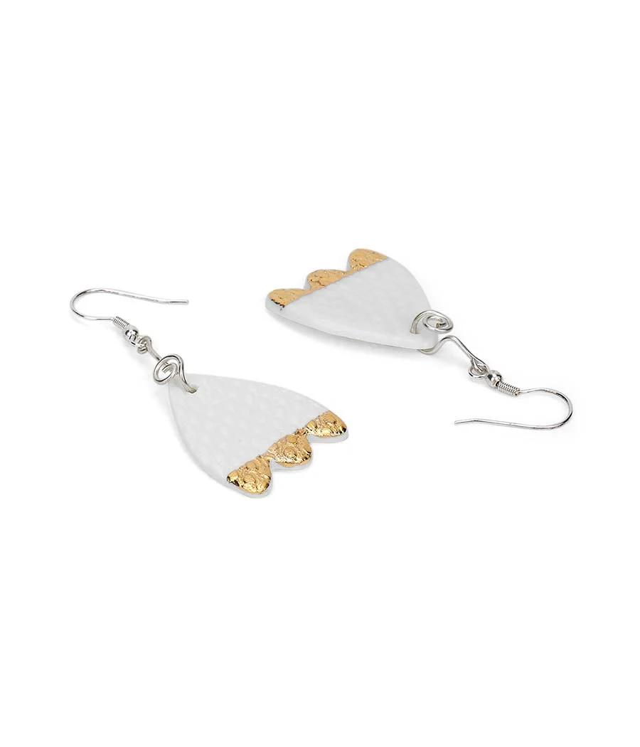 Pure Elegance White Earring and Pendant Set - Image 5