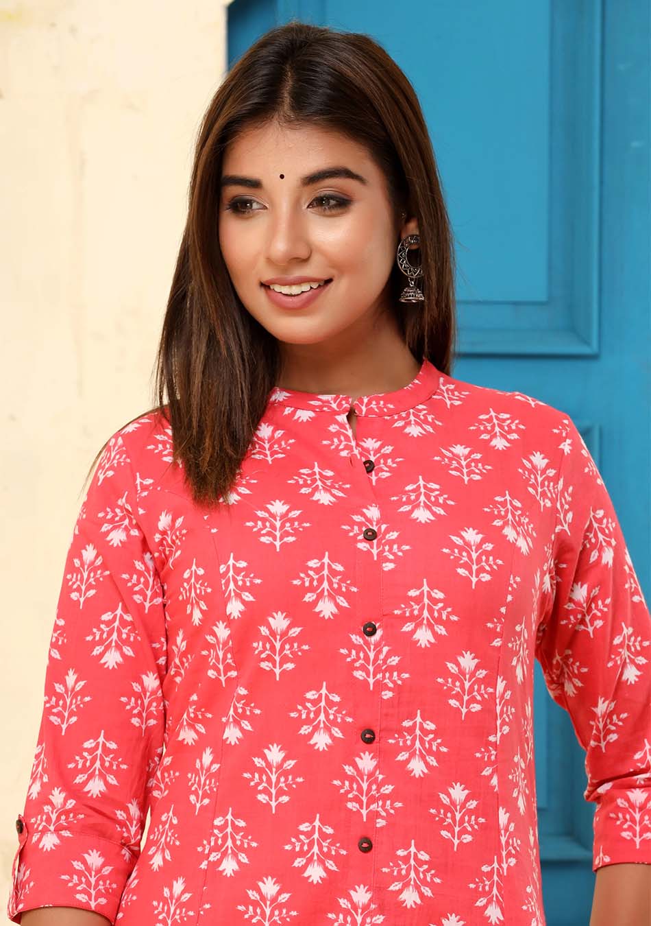 Red & White Floral Print Kurta - Image 3
