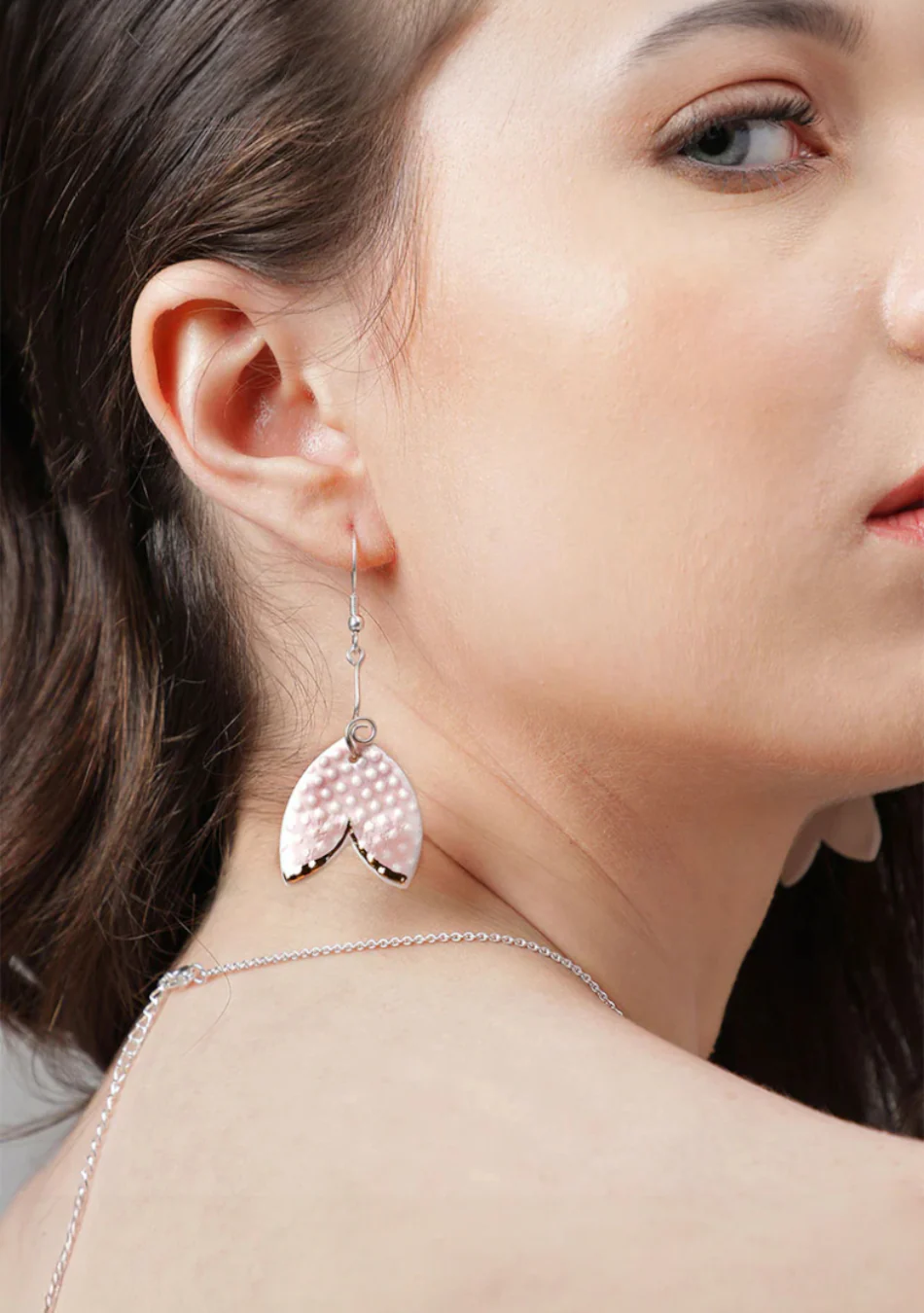 Rosy Fin Earring and Pendant Set - Image 8