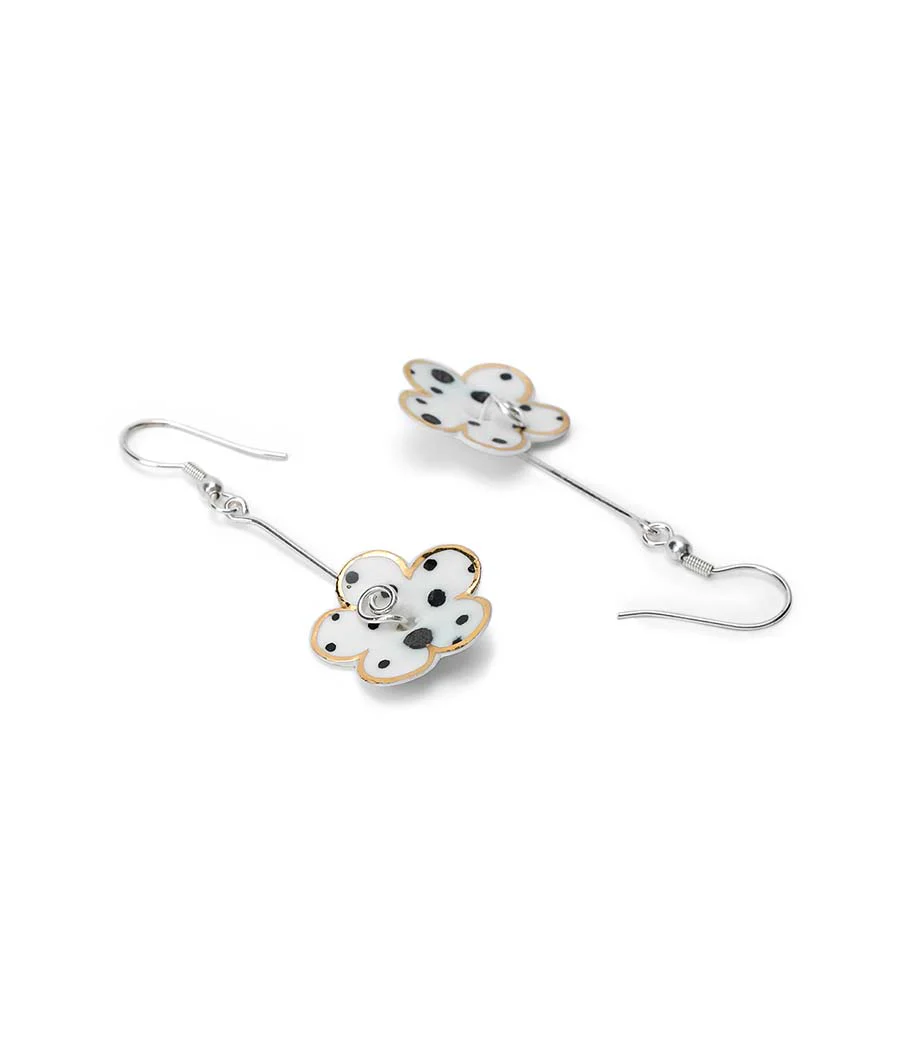 Snowdrop Noir Earrings - Image 3