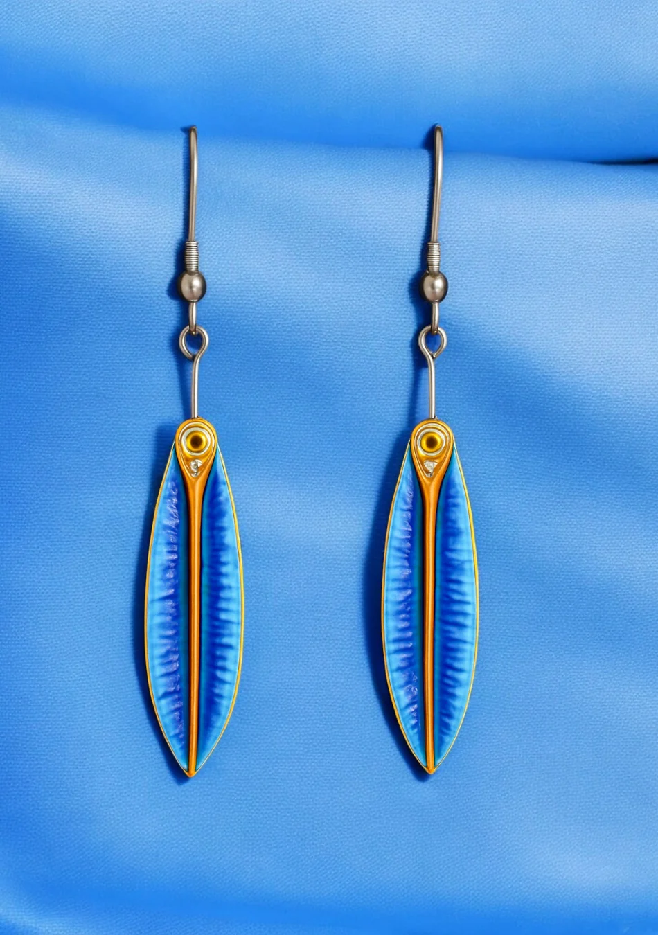 Swiss Cheese Leaf Pendant and Shell Earring Set - Image 2