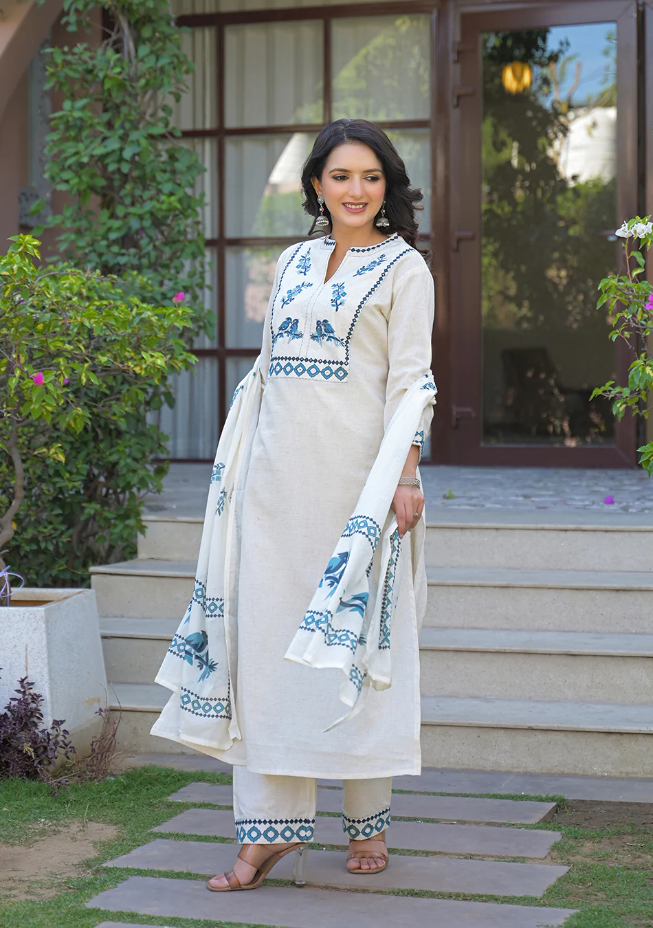 Aravalii Ivory Serenity Artisan Suit Set - Image 3