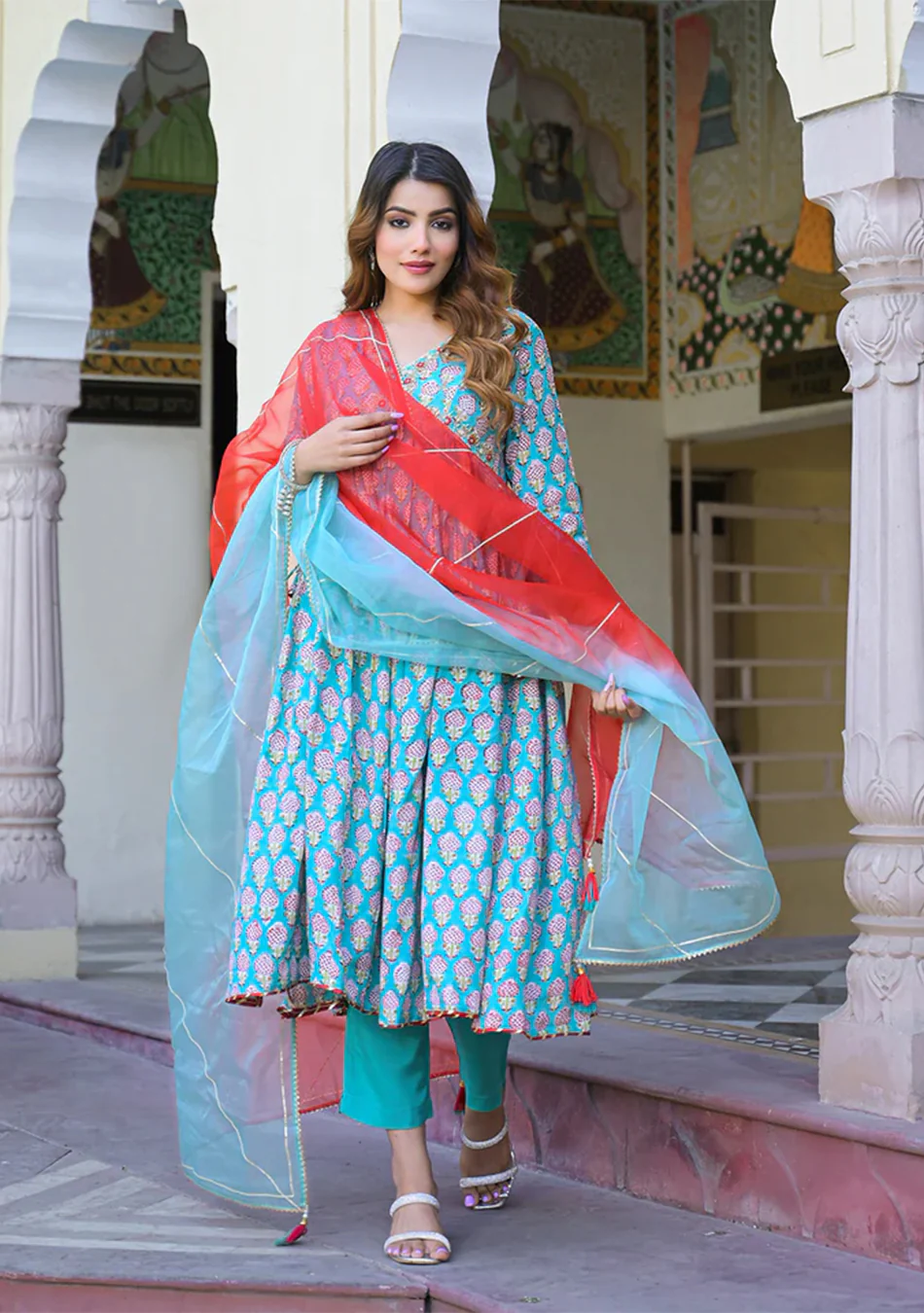 Turquoise blue Floral Muslin Printed Kurta Pand with Dupatta - Image 3