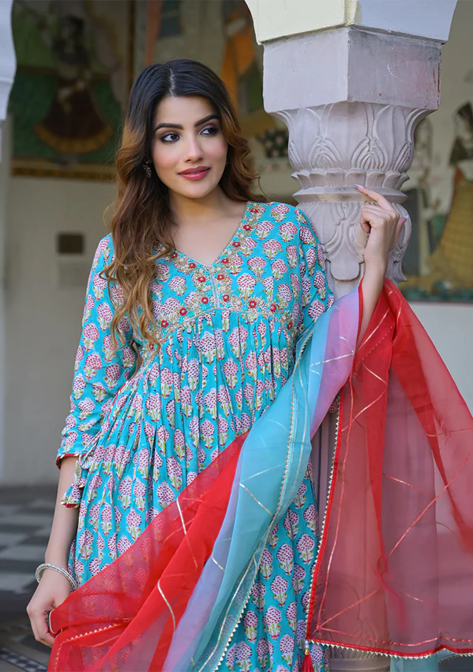 Turquoise blue Floral Muslin Printed Kurta Pand with Dupatta - Image 4