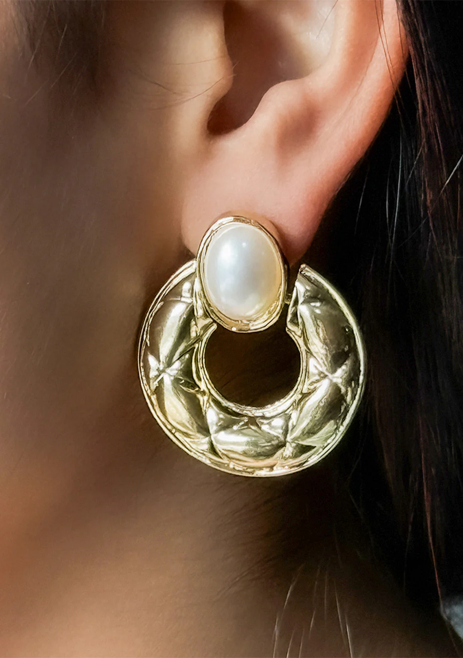 VINTAGE PEARL CREST EARRINGS - Image 6