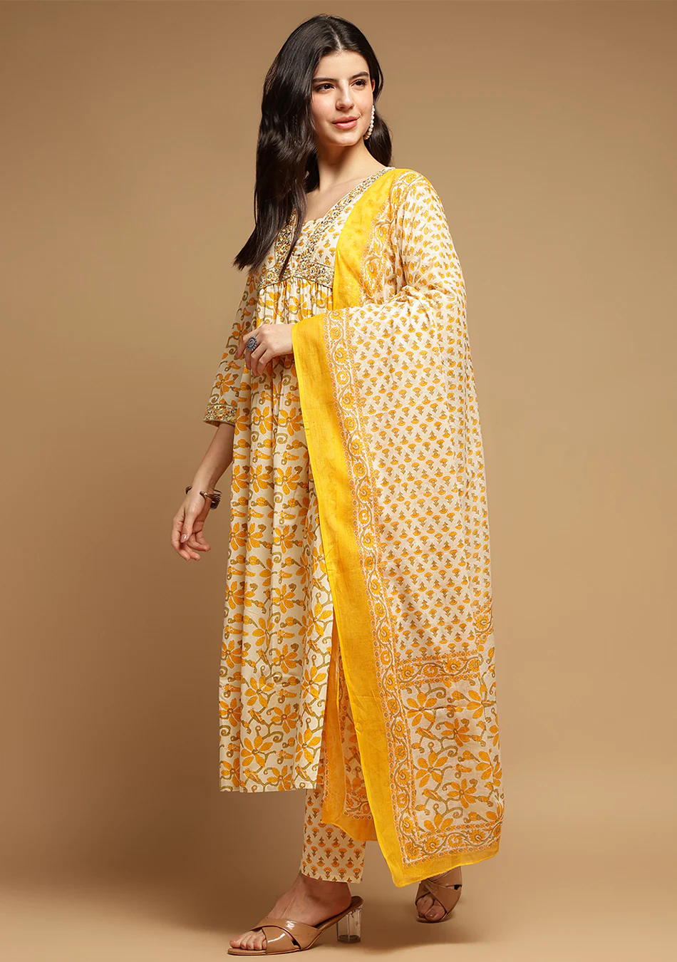 White And Yellow Floral Anarkali Kurta Pant Set With Dupatta - Image 3