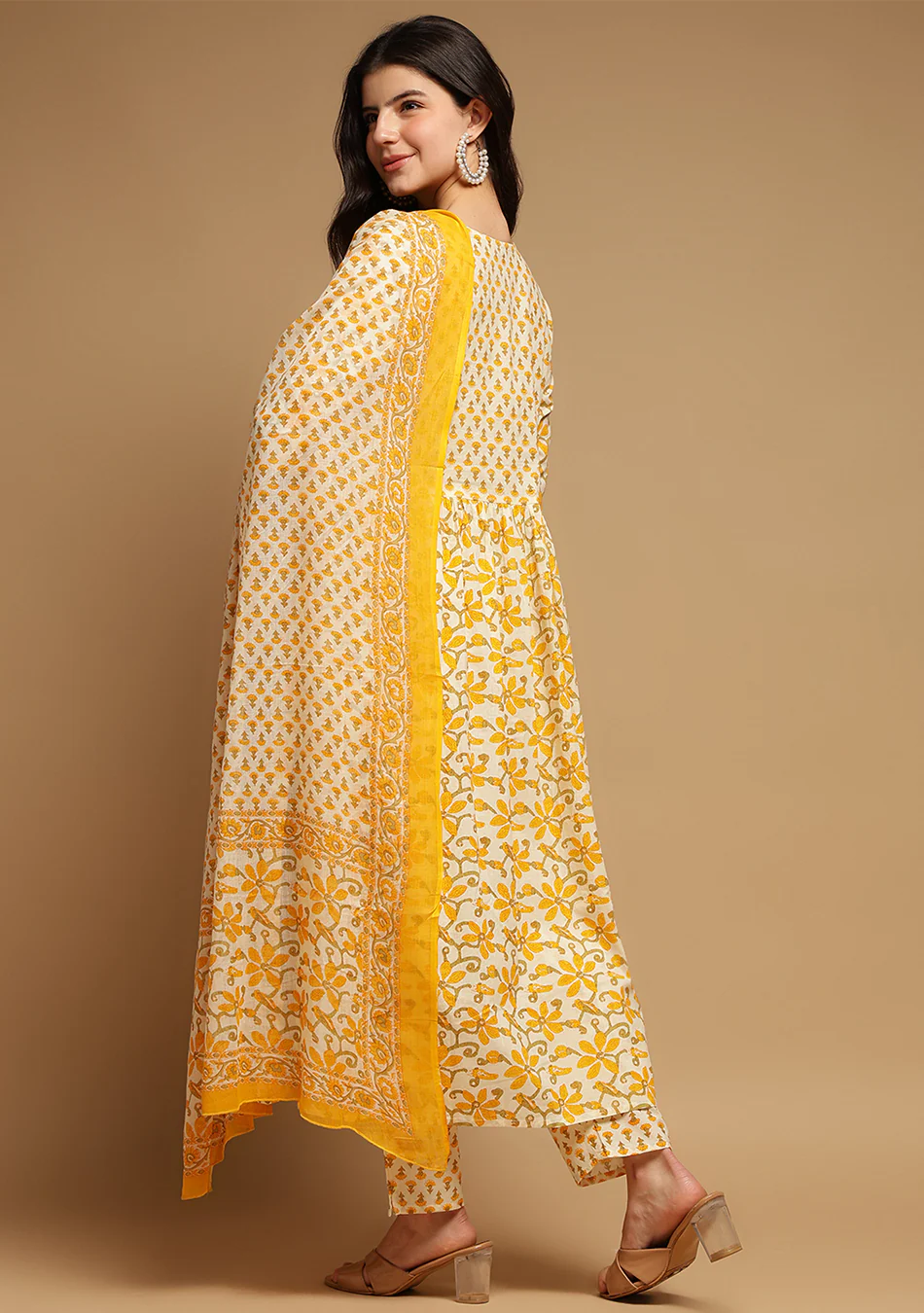 White And Yellow Floral Anarkali Kurta Pant Set With Dupatta - Image 4