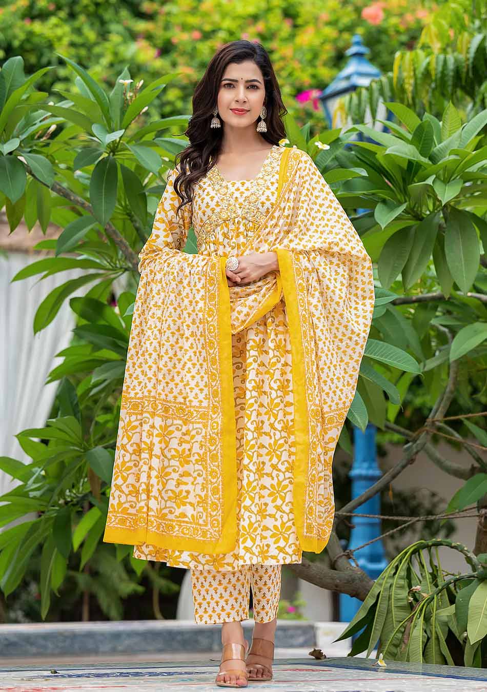White And Yellow Floral Anarkali Kurta Pant Set With Dupatta - Image 7