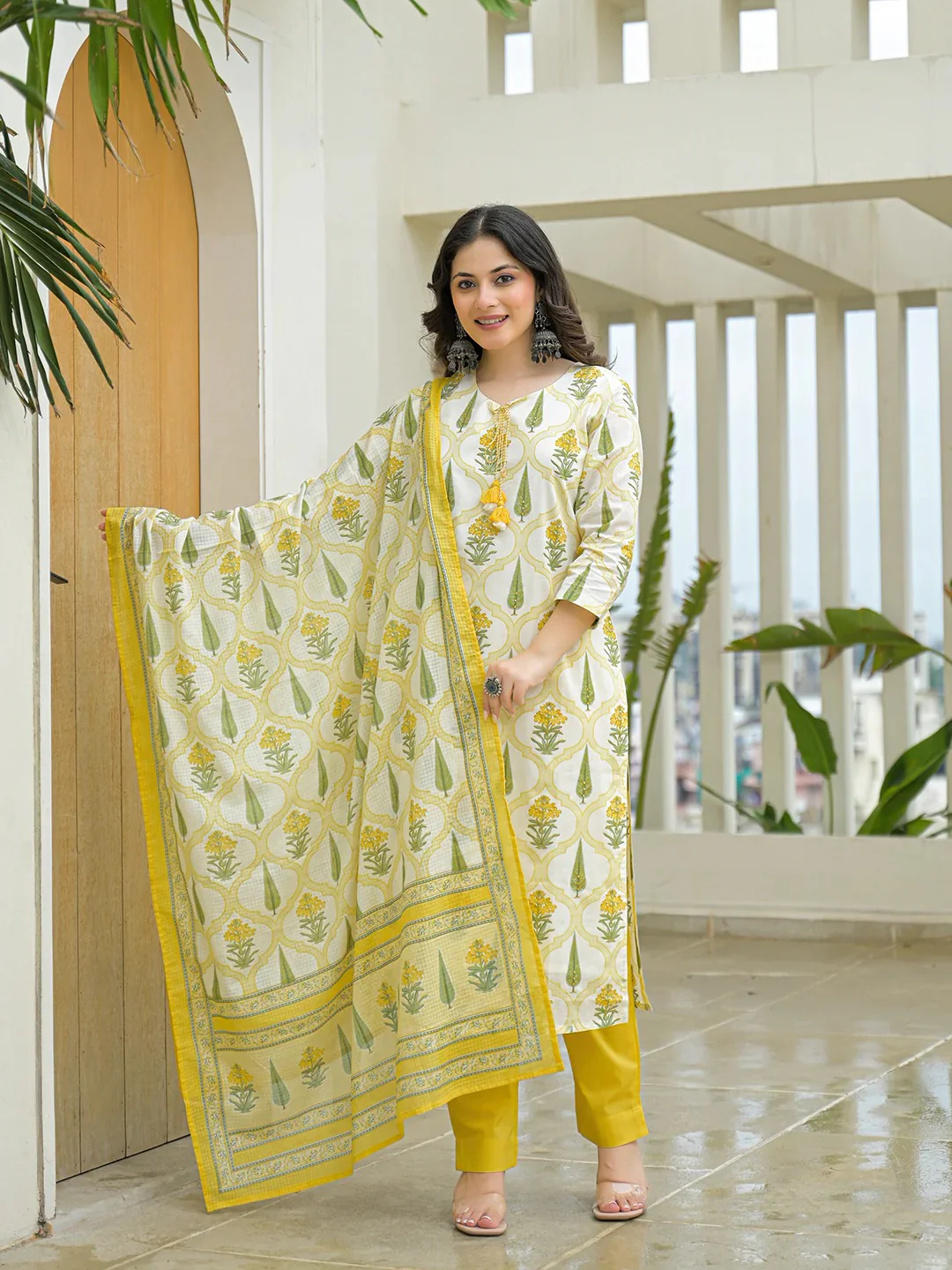 Yellow Cotton Straight Kurta Pant Set with kota Dupattta - Image 4