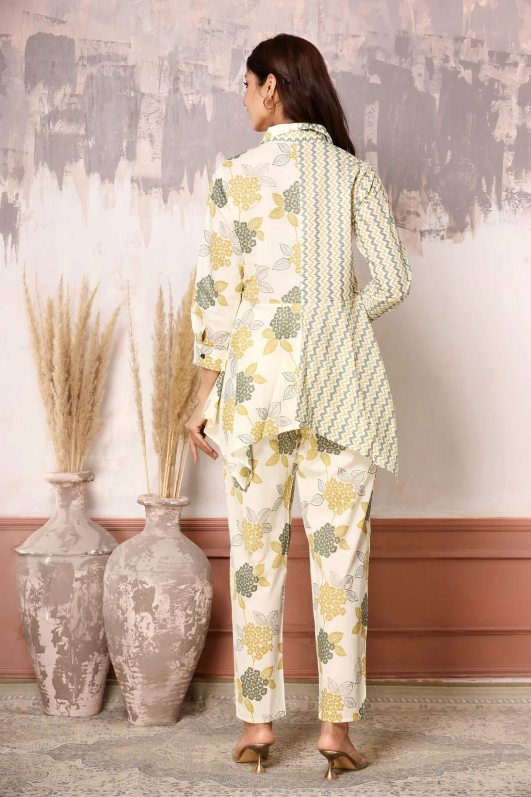 Zig Zag Floral Mustard & White Kurta and Pants - Image 3